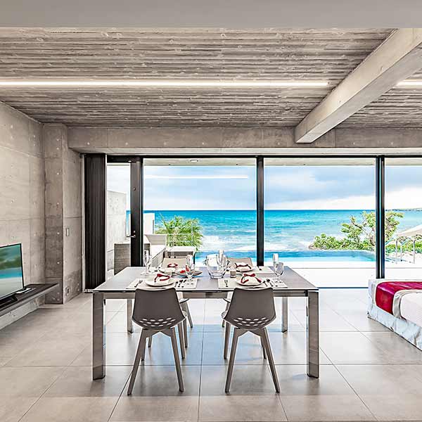 部屋からは海が一望